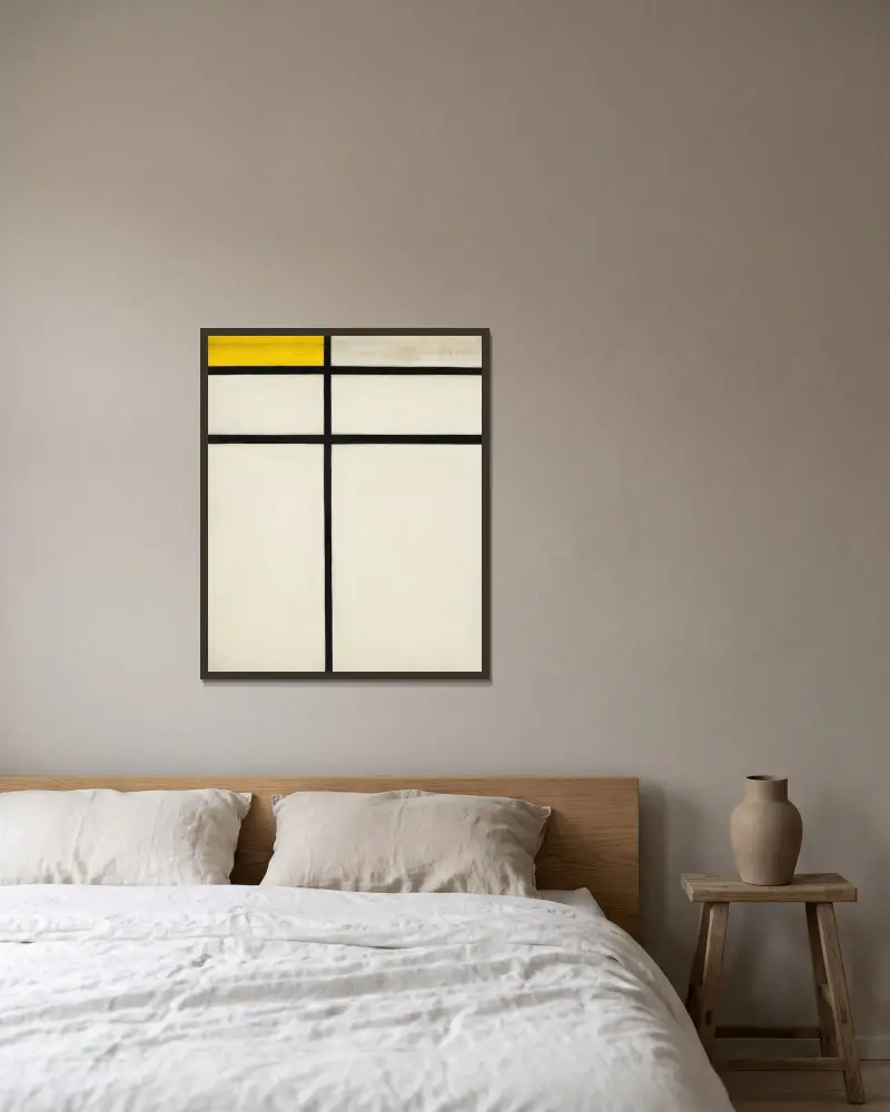 Komposition med dubbellinje och gult av Piet Mondrian inramad på en vägg