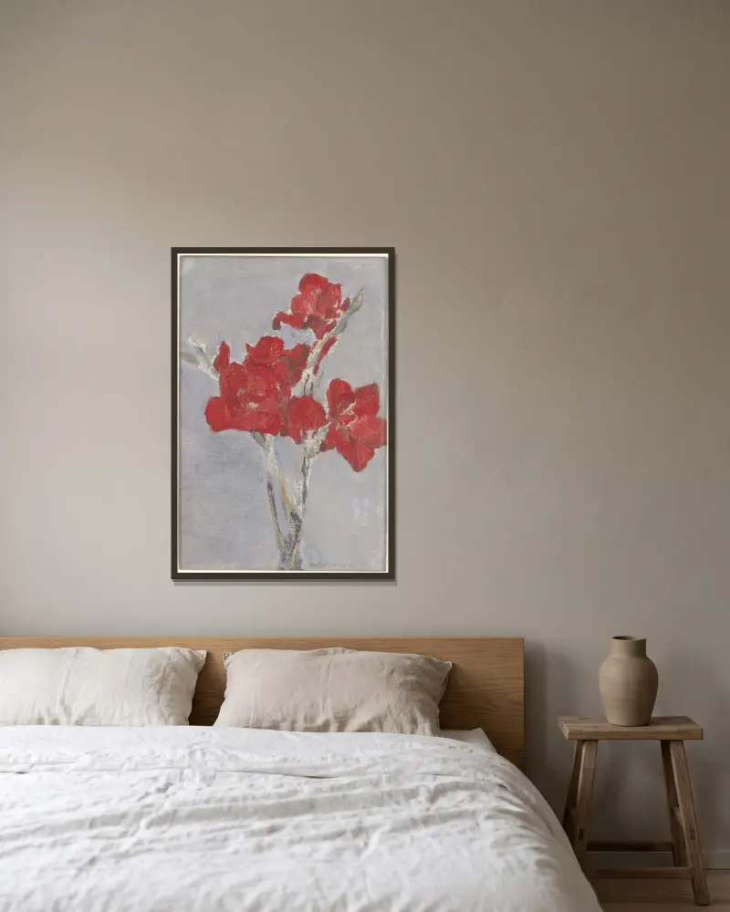 Röda gladioler av Piet Mondrian inramad på en vägg