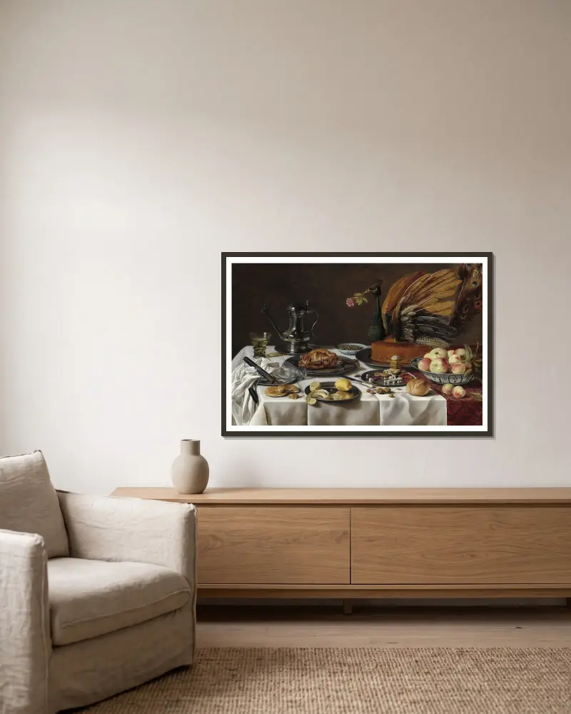 Stilleben med påfågelpaj av Pieter Claesz inramad på en vägg