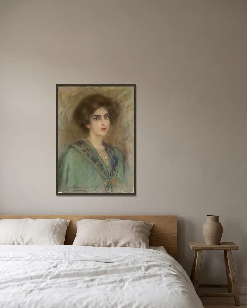 Laura i grön cape av Alice Pike Barney inramad på en vägg