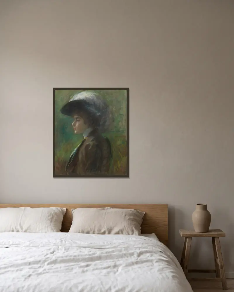 Der Federhut von Alice Pike Barney gerahmt an einer Wand