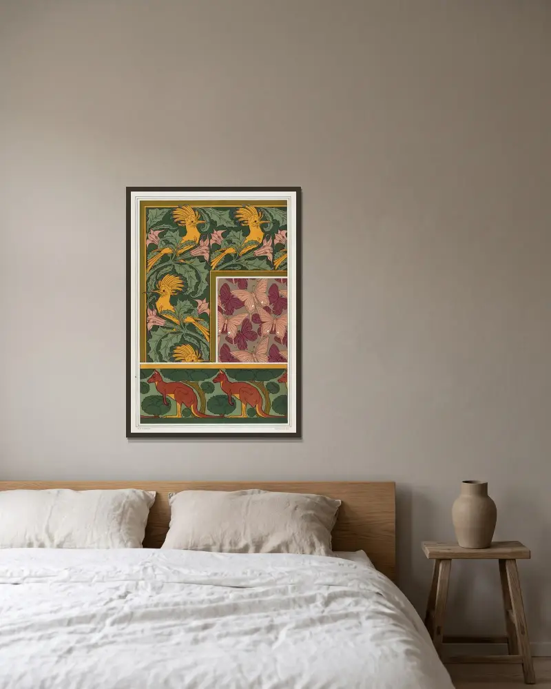 Huppes et stramoine, bordure. Papillons, étoffe de soie. Kangourou et arbres, bordure. av Maurice Pillard Verneuil inramad på en vägg