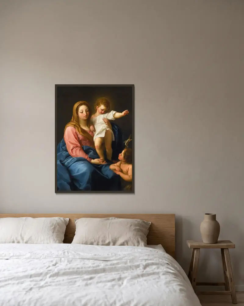 Madonnan med barnet och den unge Johannes döparen av Pompeo Batoni inramad på en vägg