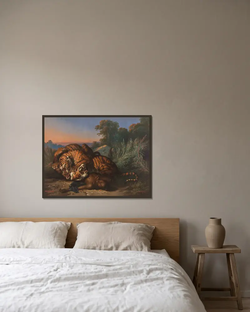 Kämpfende Tiger von Raden Saleh gerahmt an einer Wand