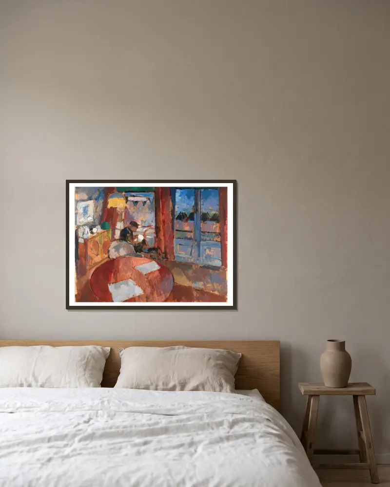 Interieur mit Stickerin von Rik Wouters gerahmt an einer Wand