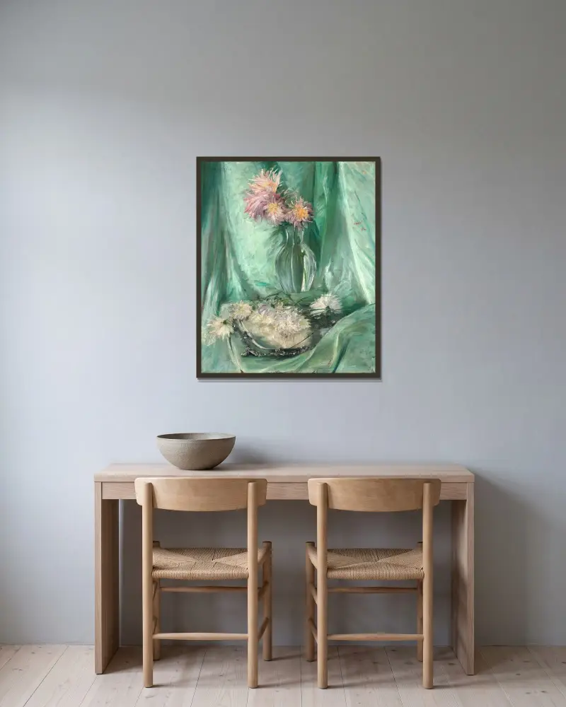 Chrysantemums av Robert Thegerström inramad på en vägg