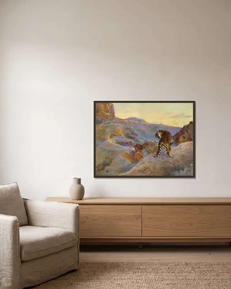 Tiger in den Bergen von Rudolf Ernst gerahmt an einer Wand