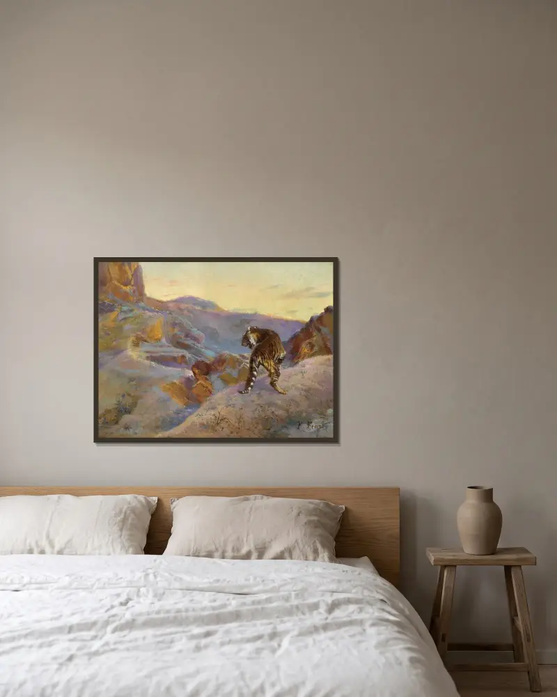 Tiger in den Bergen von Rudolf Ernst gerahmt an einer Wand