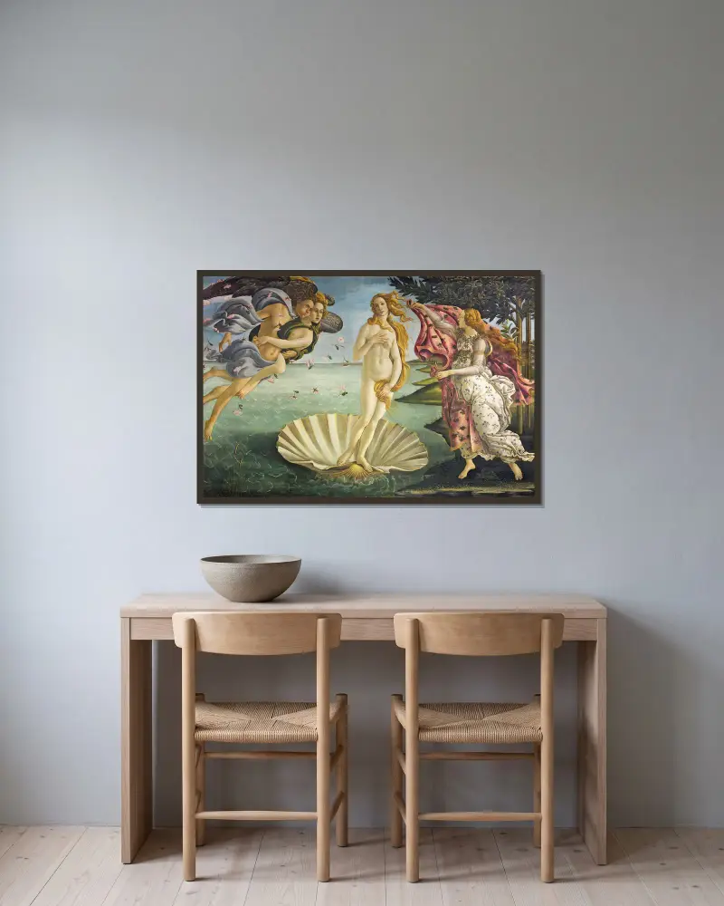 Venus födelse av Sandro Botticelli inramad på en vägg