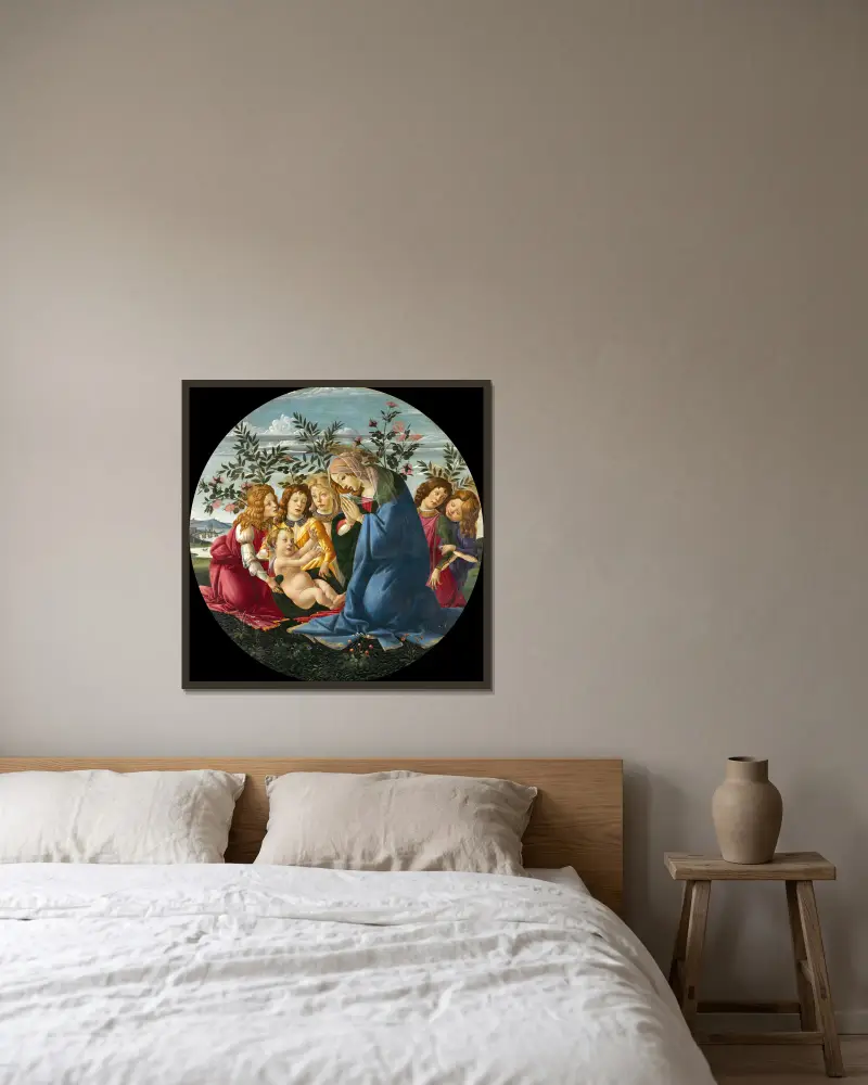 Madonna Adoring the Child with Five Angels (from 1485 until 1490) av Sandro Botticelli inramad på en vägg