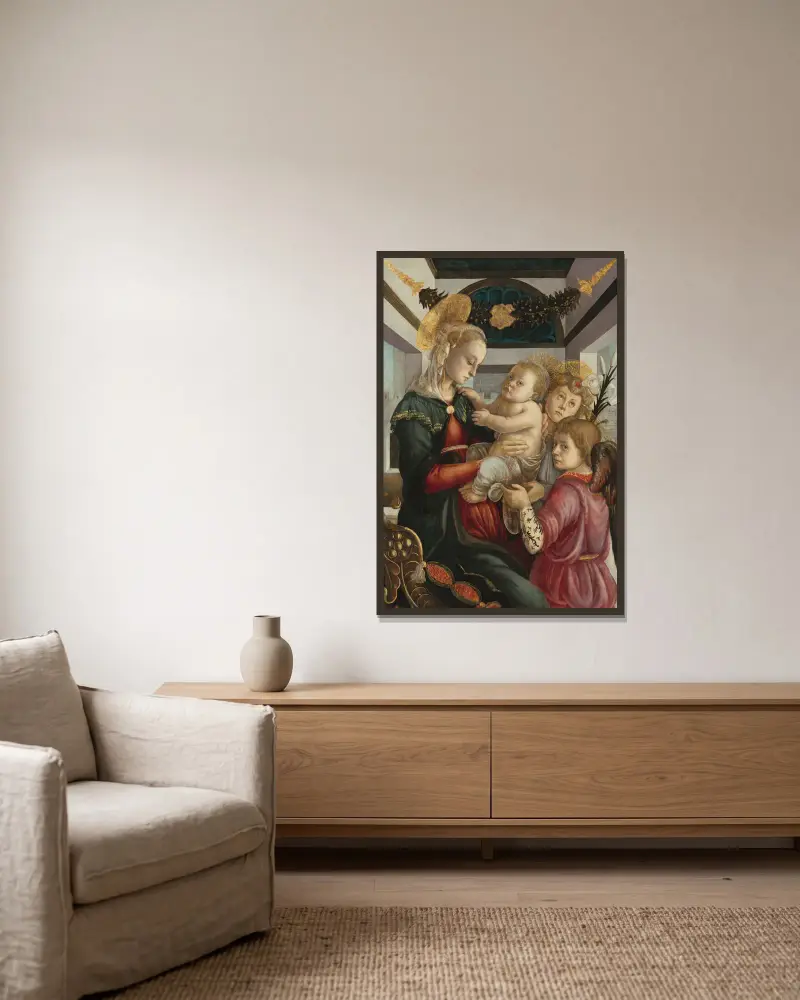 Madonna and Child with Angels av Sandro Botticelli inramad på en vägg
