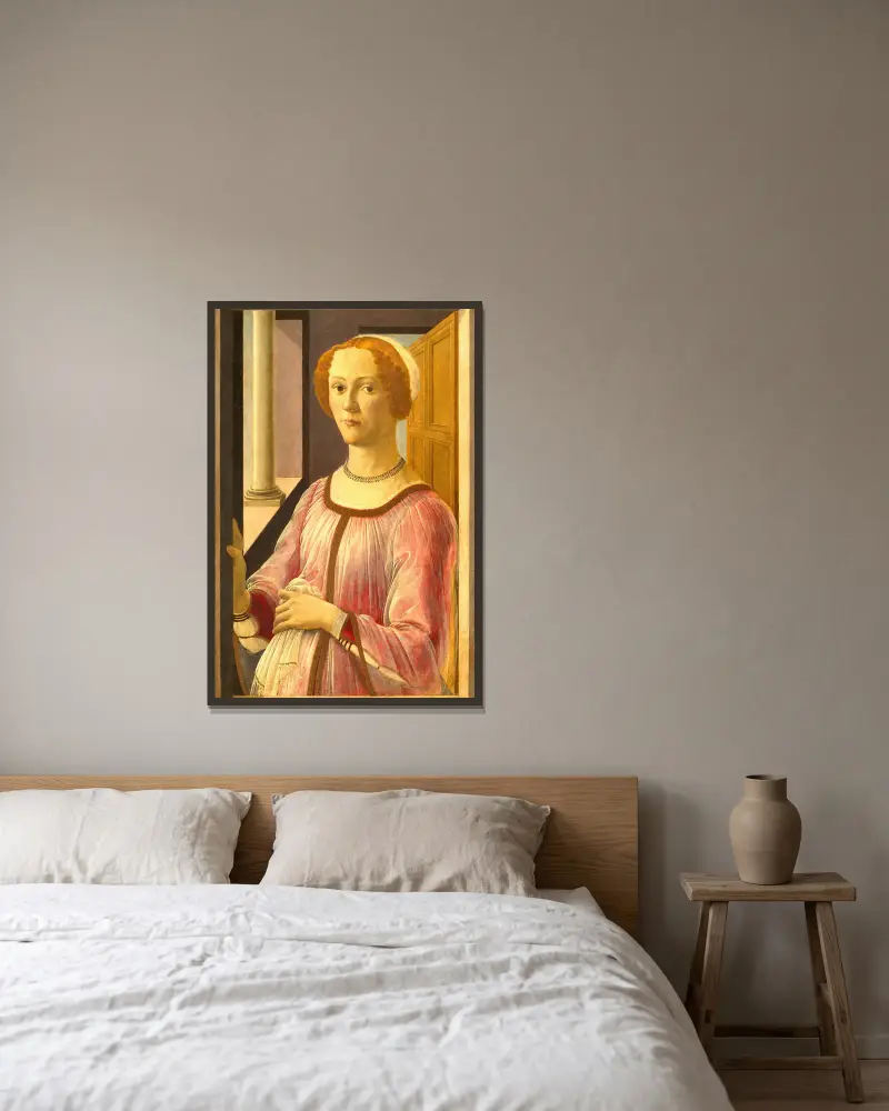 Portrait of Smeralda Bandinelli av Sandro Botticelli inramad på en vägg