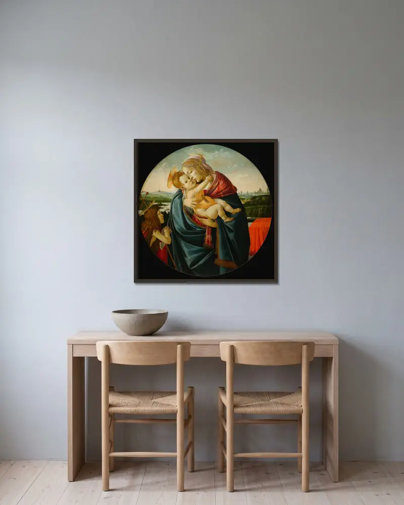 Virgin and Child With Saint John The Baptist av Sandro Botticelli inramad på en vägg