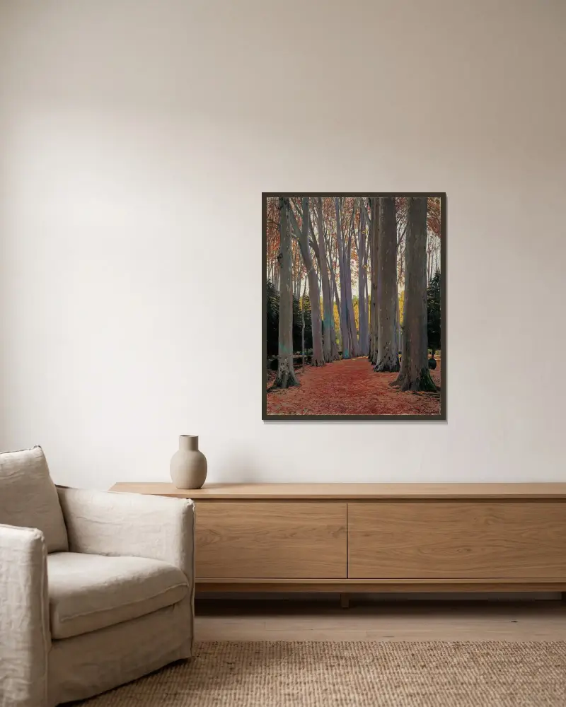 Platanallé av Santiago Rusiñol inramad på en vägg