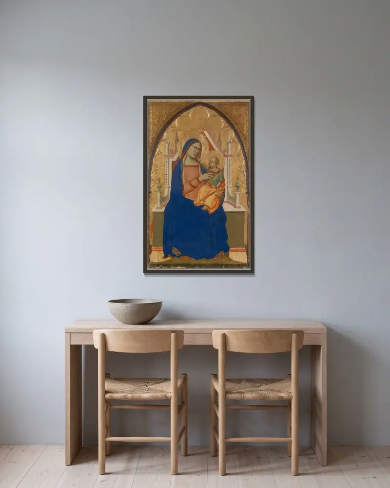 Jungfru och barn på tron av Taddeo Gaddi inramad på en vägg