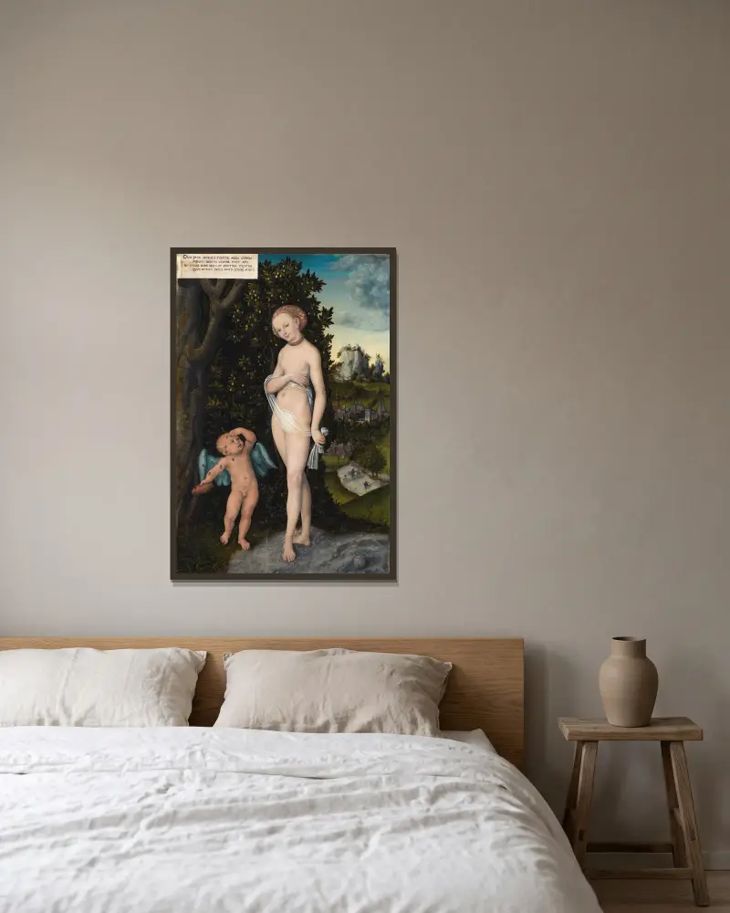 Venus mit Amor, Honig stehlend von Lucas Cranach the Elder gerahmt an einer Wand