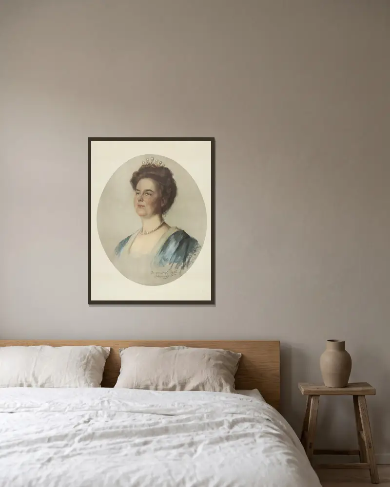 Portret van Wilhelmina, koningin der Nederlanden av Thérèse Schwartze inramad på en vägg