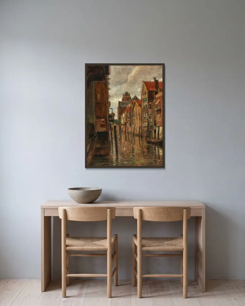 A canal in Dordrecht av Tina Blau inramad på en vägg