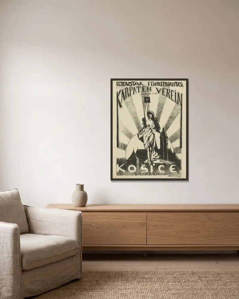 Fotoausstellung von Ľudovít Čordák gerahmt an einer Wand