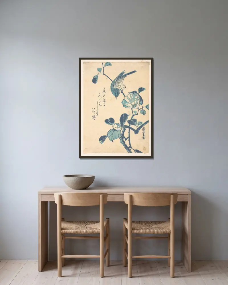 Camellia and Bird av Utagawa Hiroshige inramad på en vägg