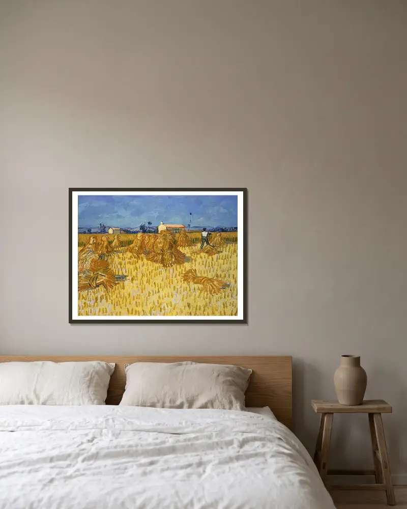 Die Kornernte in der Provence von Vincent van Gogh gerahmt an einer Wand