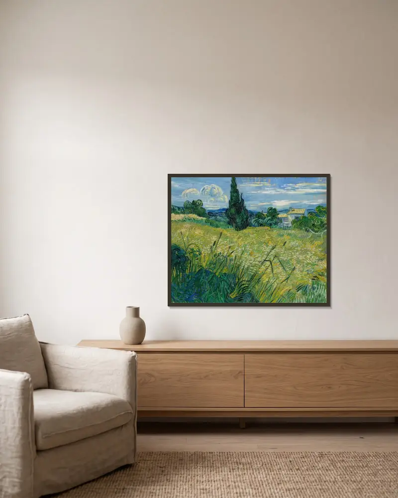 Grünes Weizenfeld mit Zypresse von Vincent van Gogh gerahmt an einer Wand