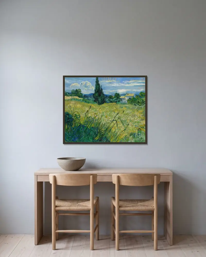 Grünes Weizenfeld mit Zypresse von Vincent van Gogh gerahmt an einer Wand