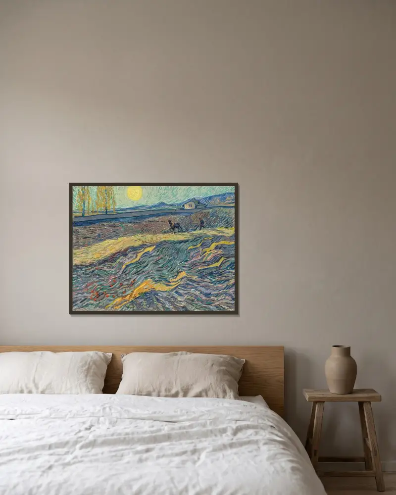 Pflügender Bauer auf einem Feld von Vincent van Gogh gerahmt an einer Wand