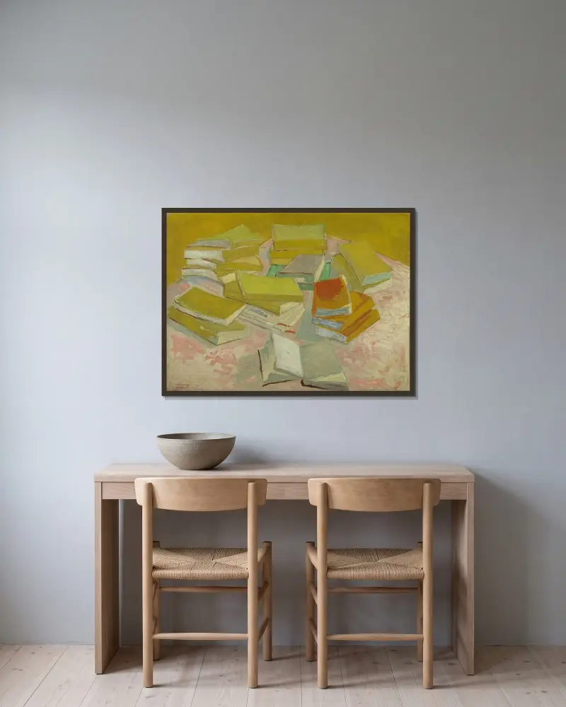 Högar av franska romaner av Vincent van Gogh inramad på en vägg