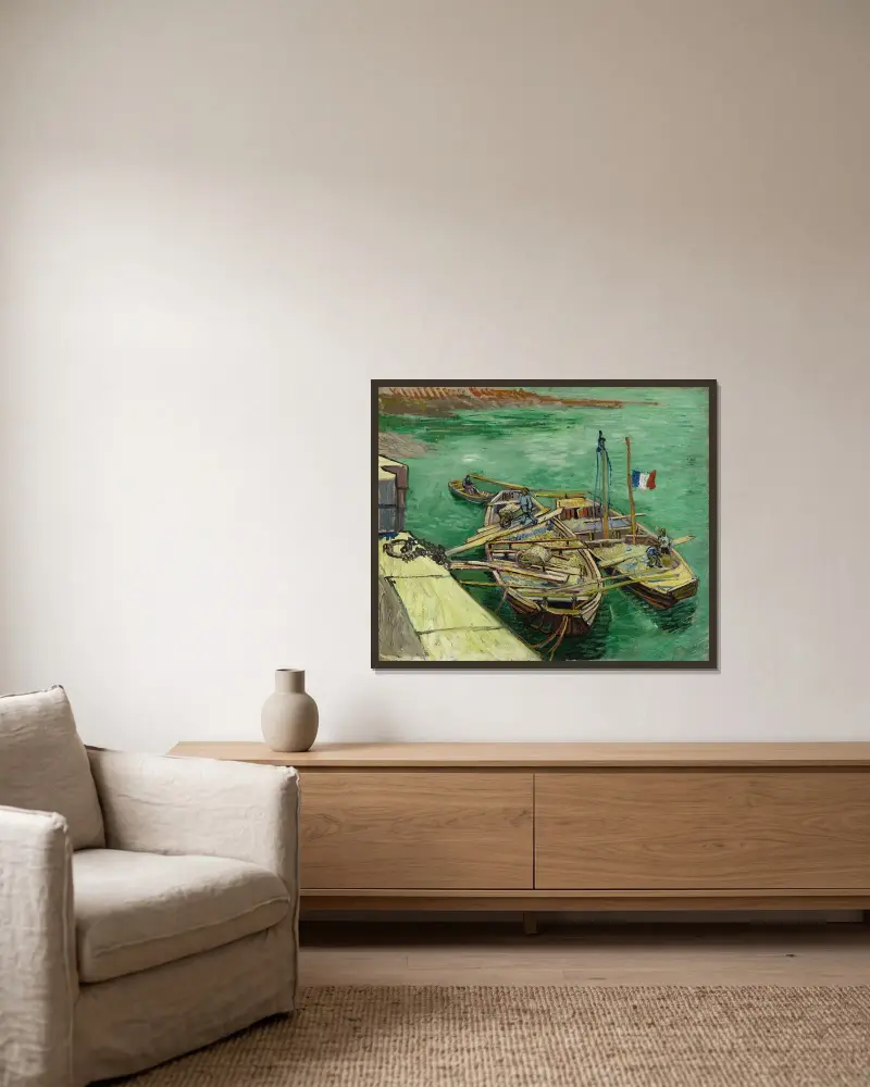 Kai mit Männern beim Entladen von Sandkähnen von Vincent van Gogh gerahmt an einer Wand