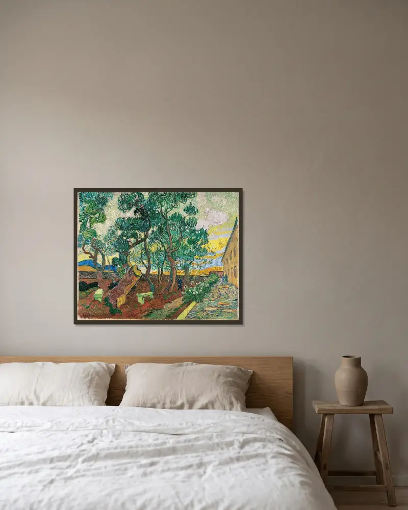 The Garden of Saint-Paul Hospital av Vincent van Gogh inramad på en vägg