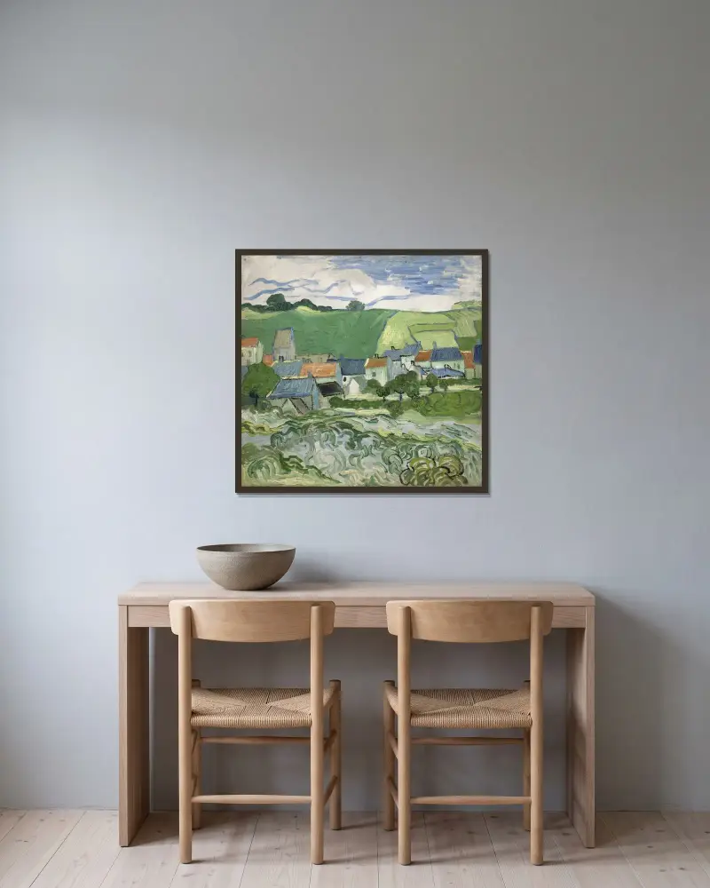 Blick auf Auvers von Vincent van Gogh gerahmt an einer Wand