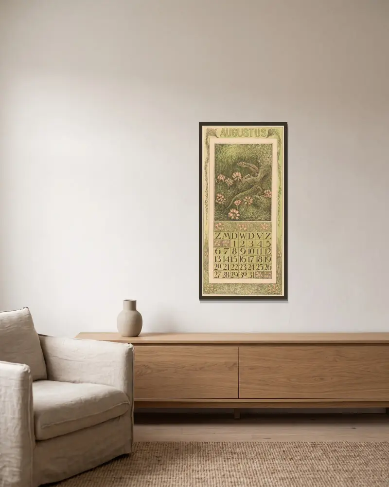 Kalenderblatt August mit Eidechse und Heidekraut von Theo van Hoytema gerahmt an einer Wand