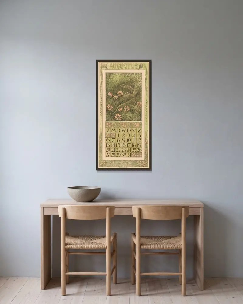 Kalenderblatt August mit Eidechse und Heidekraut von Theo van Hoytema gerahmt an einer Wand