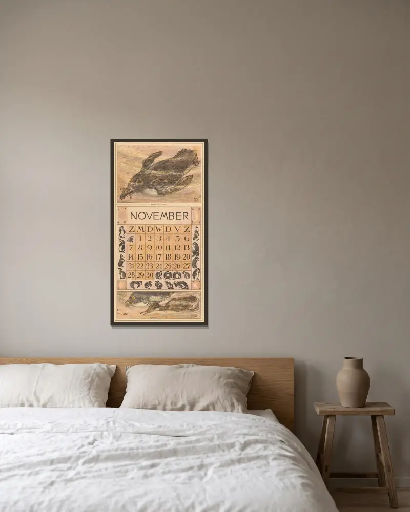 Novemberblatt mit schwimmendem Pinguin von Theo van Hoytema gerahmt an einer Wand