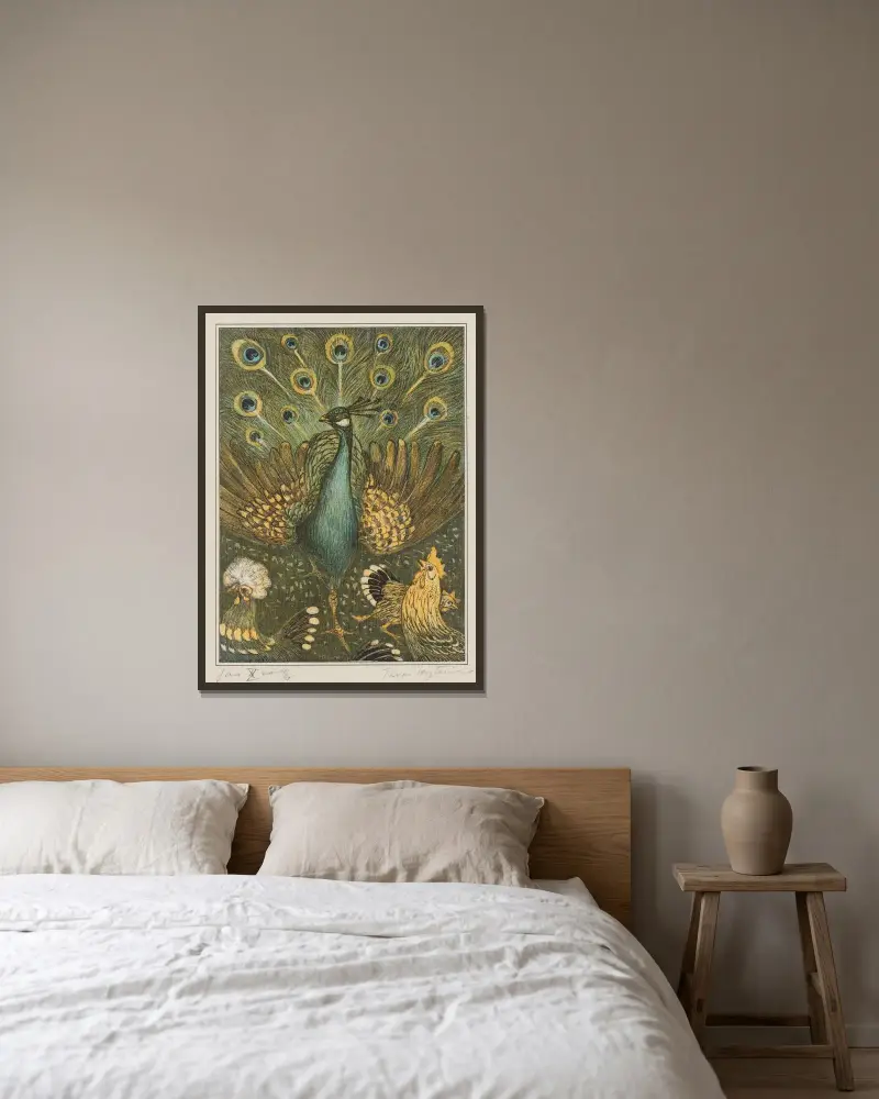 Pfau mit Küken von Theo van Hoytema gerahmt an einer Wand