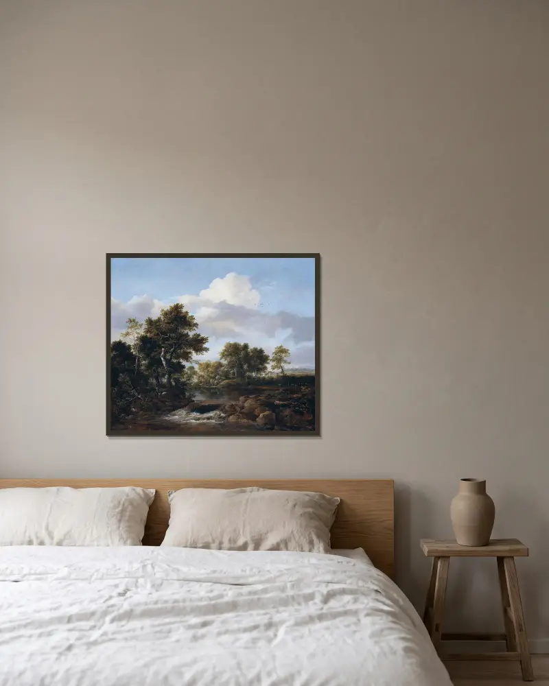 Skogslandskap med bäck av Jacob van Ruisdael inramad på en vägg