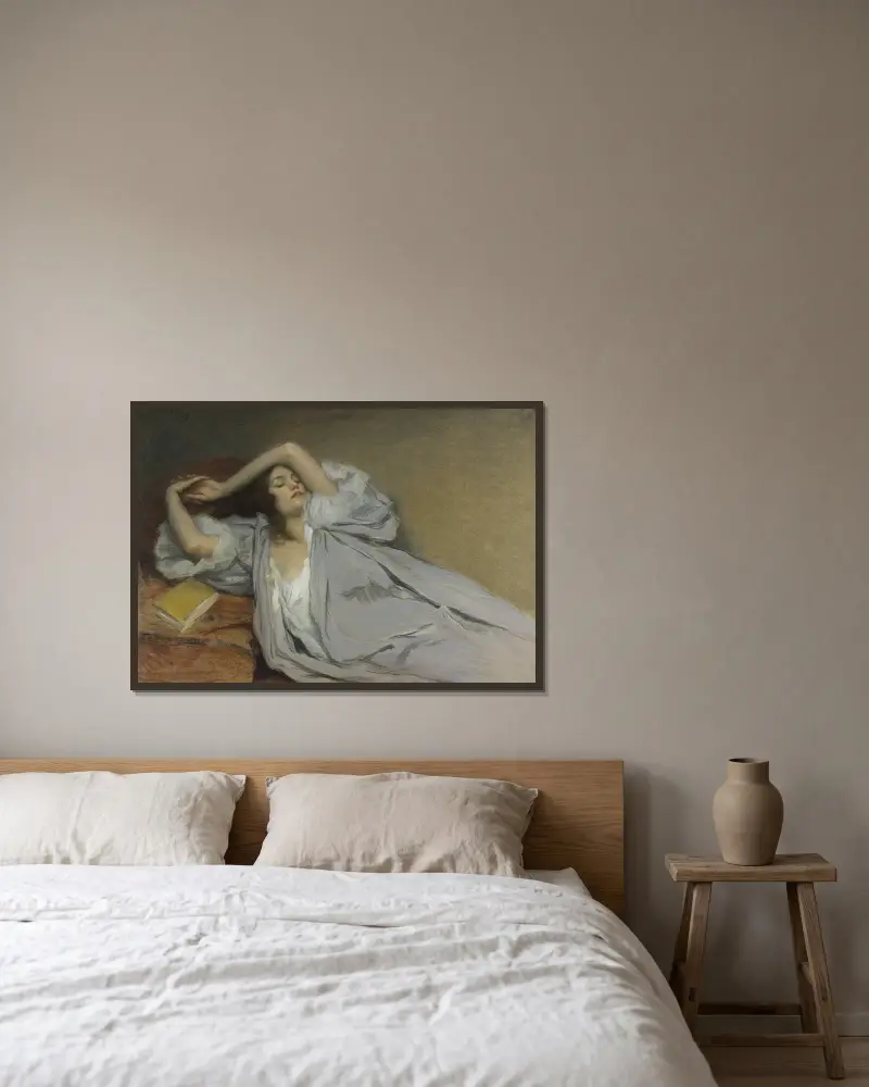Femme étendue sur un divan av Victor Prouvé inramad på en vägg