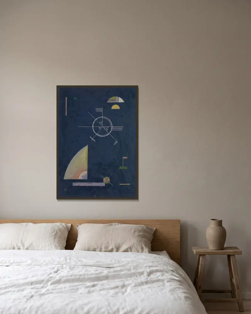 Tupě šedá, Wassily Kandinsky v rámu na stěně