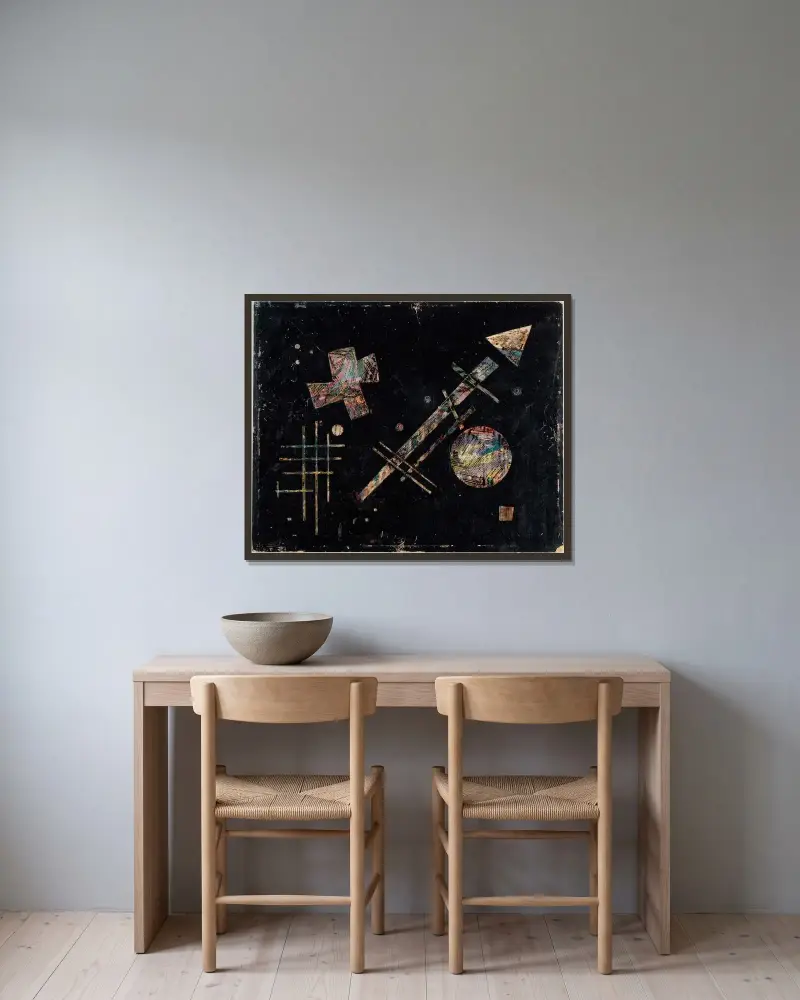Einzelne Klänge von Wassily Kandinsky gerahmt an einer Wand