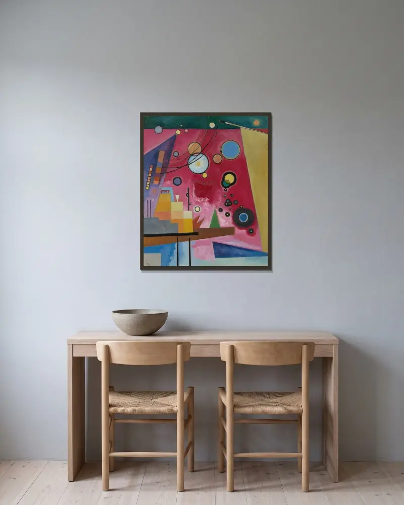 Těžká červená, Wassily Kandinsky v rámu na stěně