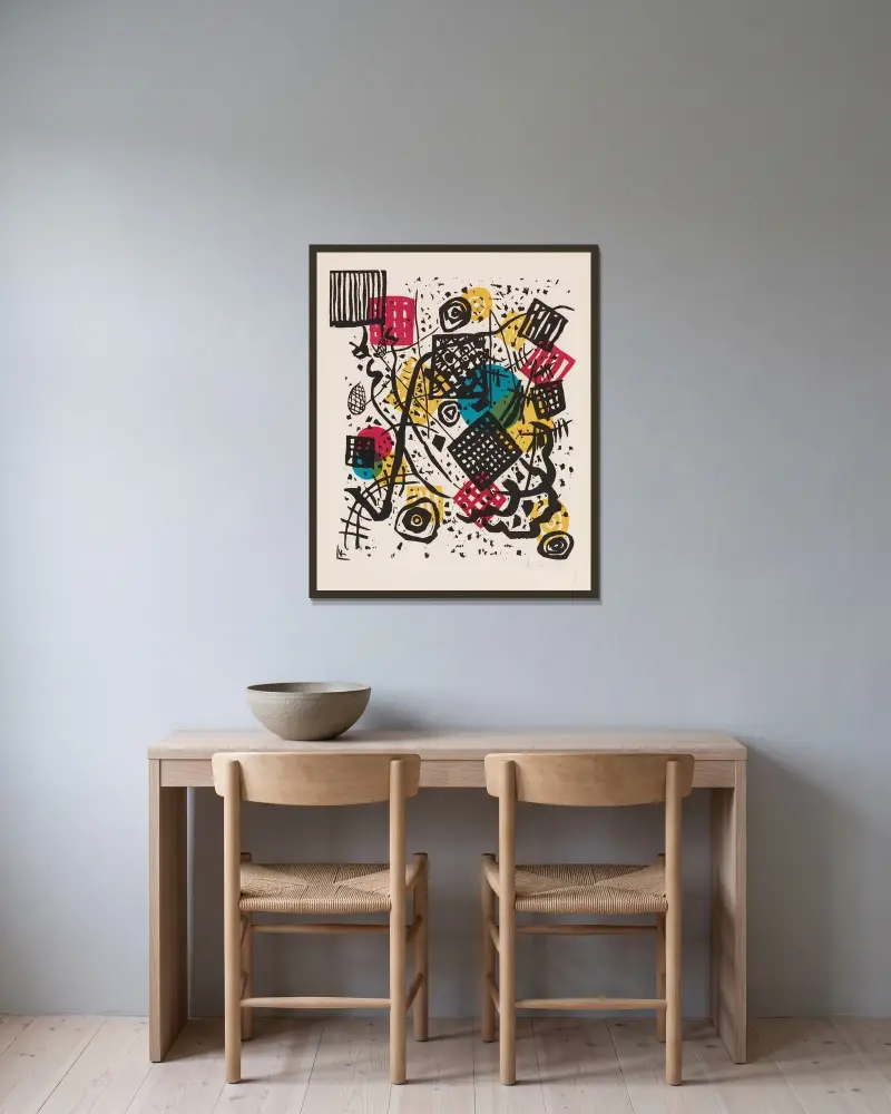 Kleine Welten (Small Worlds) V av Wassily Kandinsky inramad på en vägg