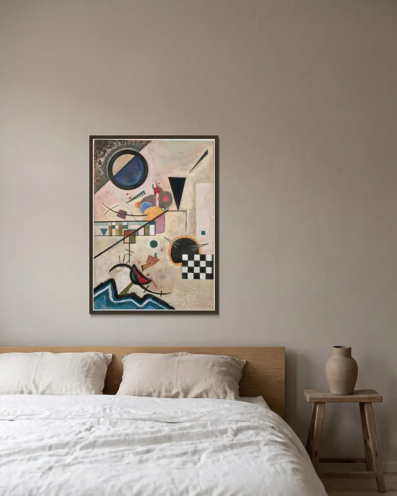Gegenklänge von Wassily Kandinsky gerahmt an einer Wand