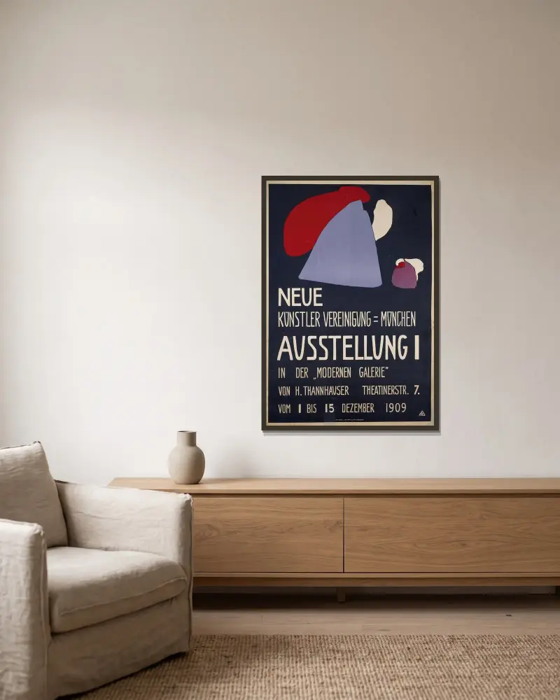 Plakat für die erste Ausstellung der Neuen Künstlervereinigung München av Wassily Kandinsky inramad på en vägg