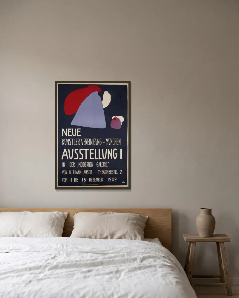 Plakat für die erste Ausstellung der Neuen Künstlervereinigung München av Wassily Kandinsky inramad på en vägg