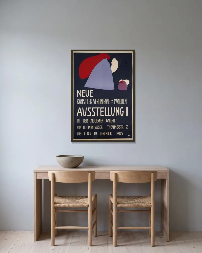 Plakat für die erste Ausstellung der Neuen Künstlervereinigung München av Wassily Kandinsky inramad på en vägg