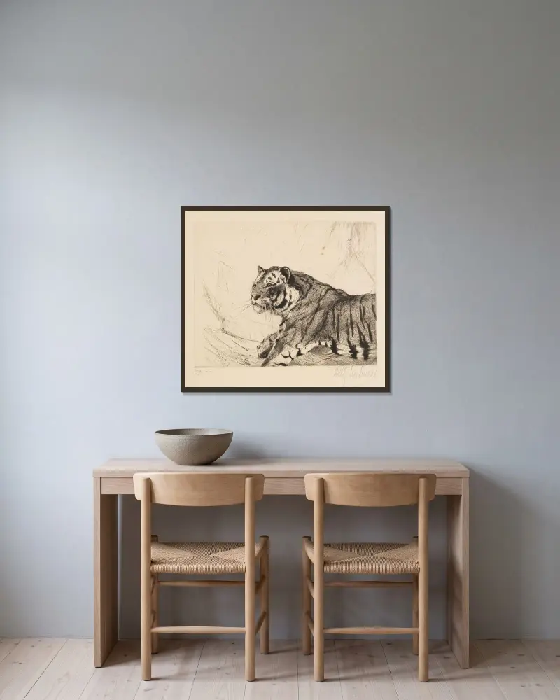 Tiger av Wilhelm Kuhnert inramad på en vägg