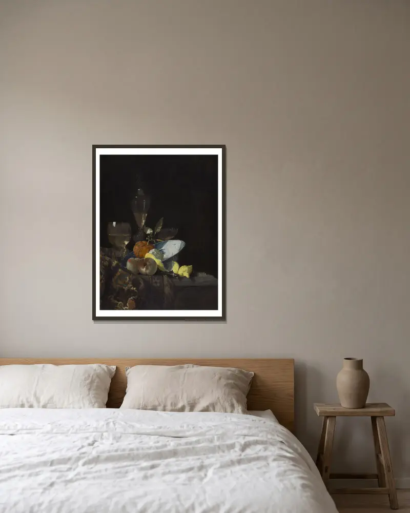 Stillleben von Willem Kalf gerahmt an einer Wand