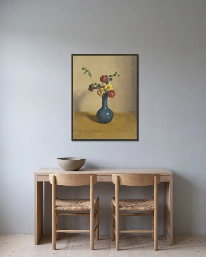 Afrikanska blommor i en blå vas av Willem Witsen inramad på en vägg
