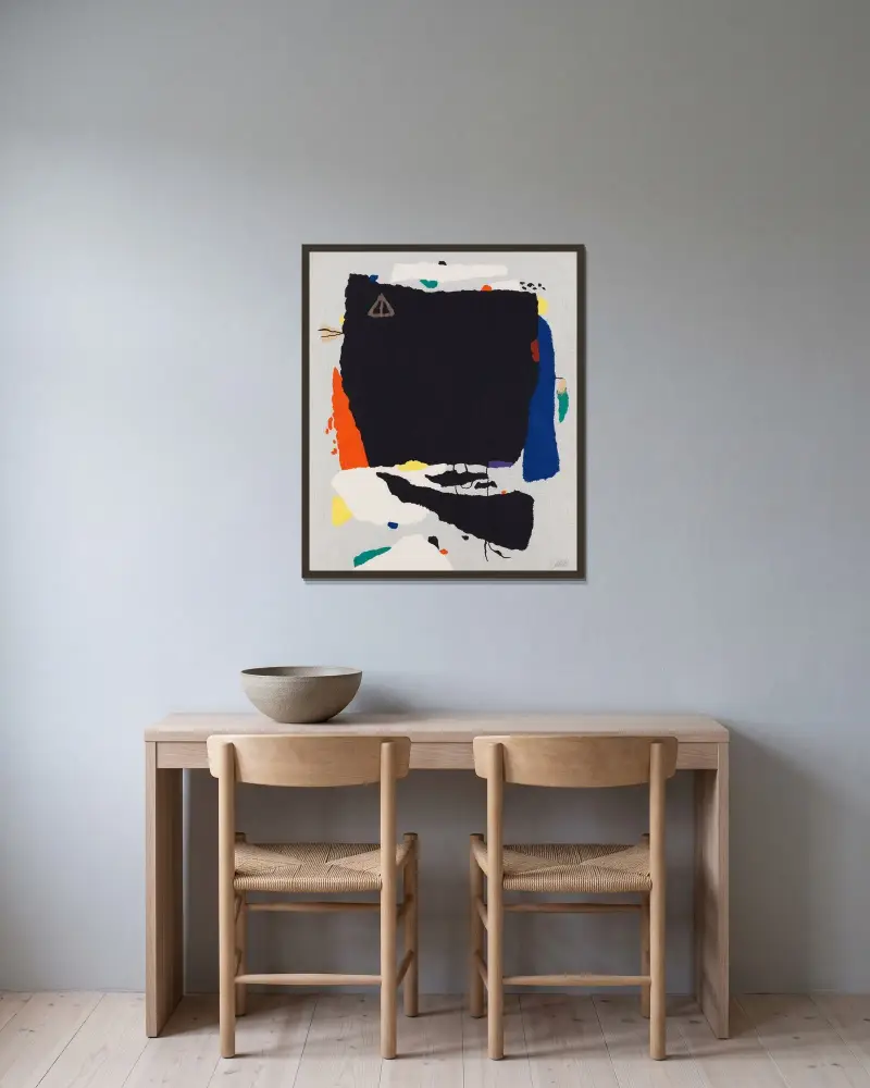 Montaru mit Gondel von Willi Baumeister gerahmt an einer Wand